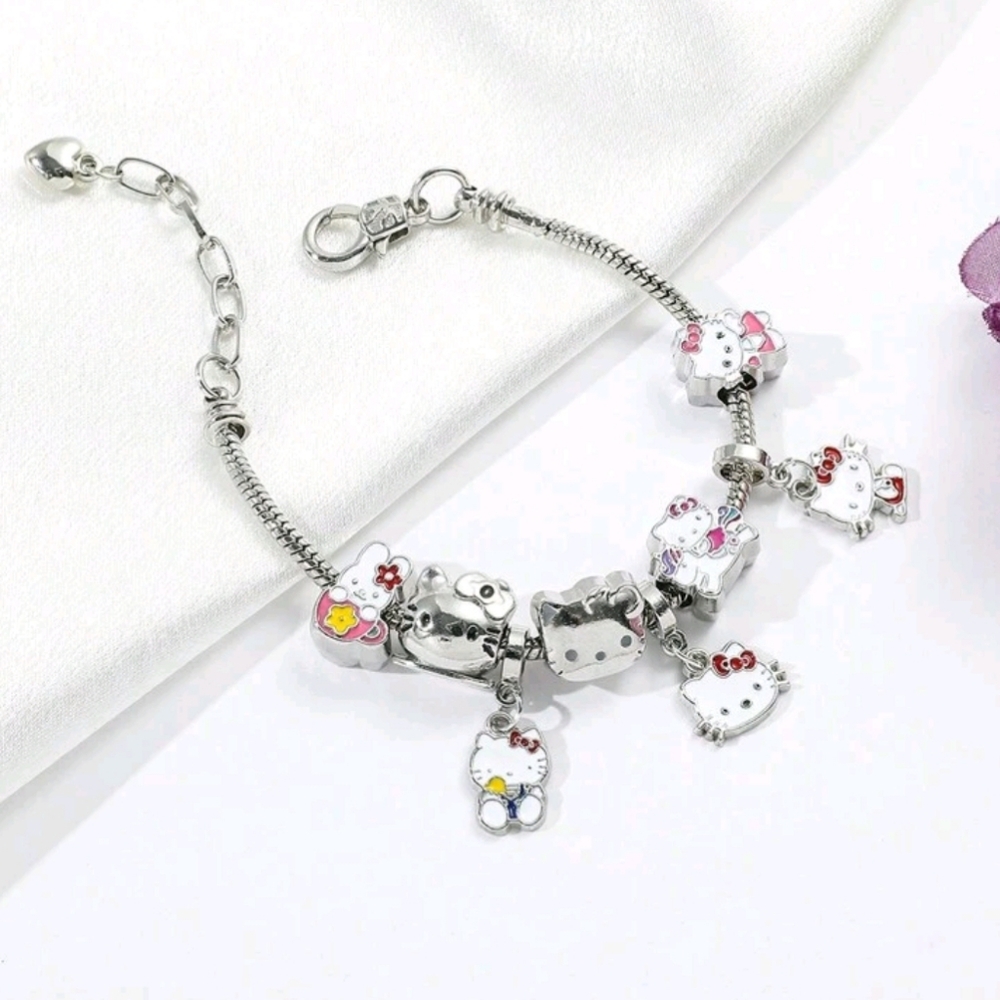 Hello Kitty Charm Bracelet - Picture 9 of 10